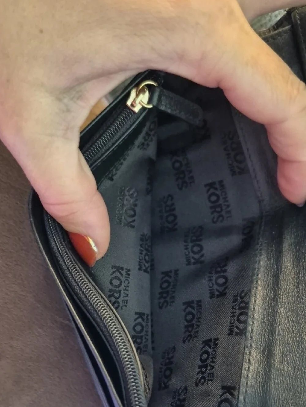Michael Kors Florence Large Billfold Genuine Leather Black Clutch Wallet Purse